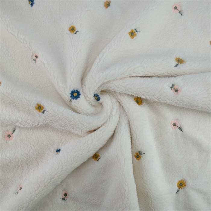 Sherpa brodée Fleurs Sherpa brodée Fleurs